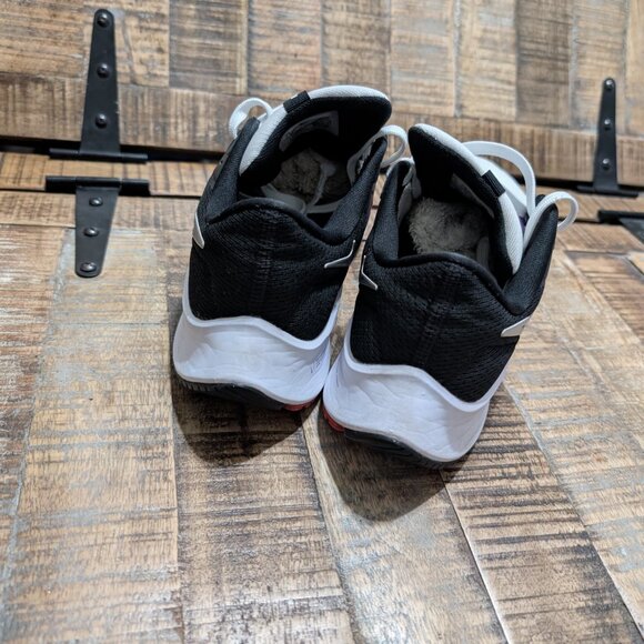 Nike Tennis Shoes - Picture 5 of 5